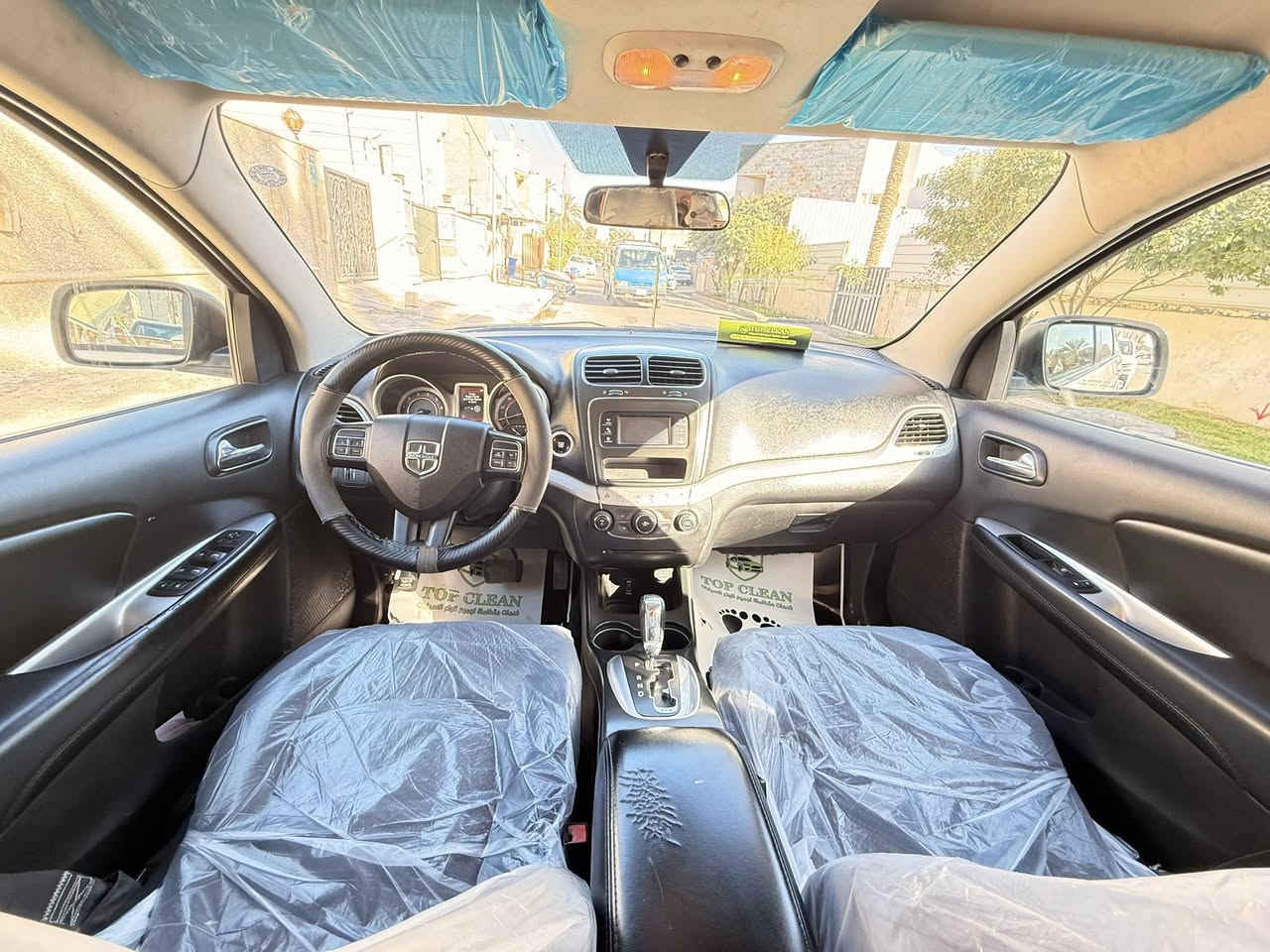 السلام عليكم
دوج جورني 2017 كلين بدون حادث وناشر صور امريكا السيارة جديدة 6 سلندر و 7 راكب 3 قطع تبريد بصمة وشاشة وجاهزة من فضل الله مابيها نقص رقم سليمانية تحويل وكالة بشرط مكاني بغداد الاعظمية السعر 148 وبي مجال بسيط للشراي اي استفسار ***********
