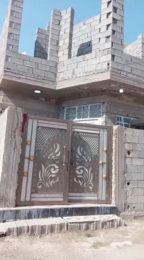 سلام عليكم بيت مشتمل لبيع زراعة ثانيه خلف سكه مقابيل فلكت علم مساحه 100متر سعر 50 مليون ***********
