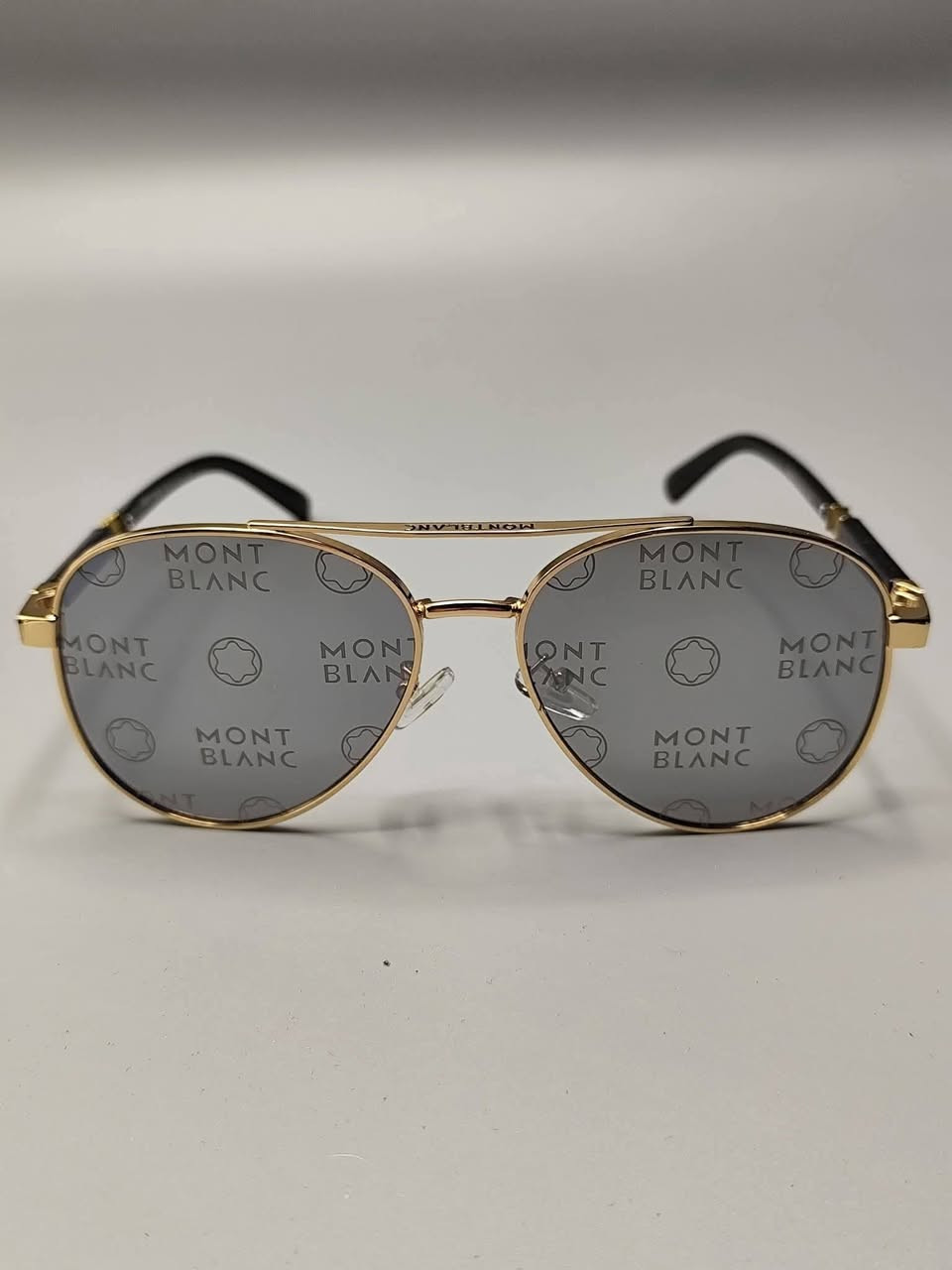 العريقه الانيقه مونت بلانك  بشكل مغاير وعصري

عدسه مزوده بنظام UV حمايه من الاشعات الضاره للعين
قياس 53
تأتي مع المرفقات كامله
مختمه بل كامل بدن وعدسه

السعر 30 الف
توصيل مجاني لجميع محافظات العراق

للحجز التواصل على الخاص (ترسل رقمك وعنوانك الكامل)

اضغط على متابعه للصفحه لمشاهدة كل ما يليق بأنقاتك
من متجر الاقتناء والهدايا الفخمه ( انس براند للاناقه العامه )


**إذا كنت صاحب هذا الإعلان وتريد حذفه لأي سبب، رجاءا أرسل رسالة إلى الدعم الفني**