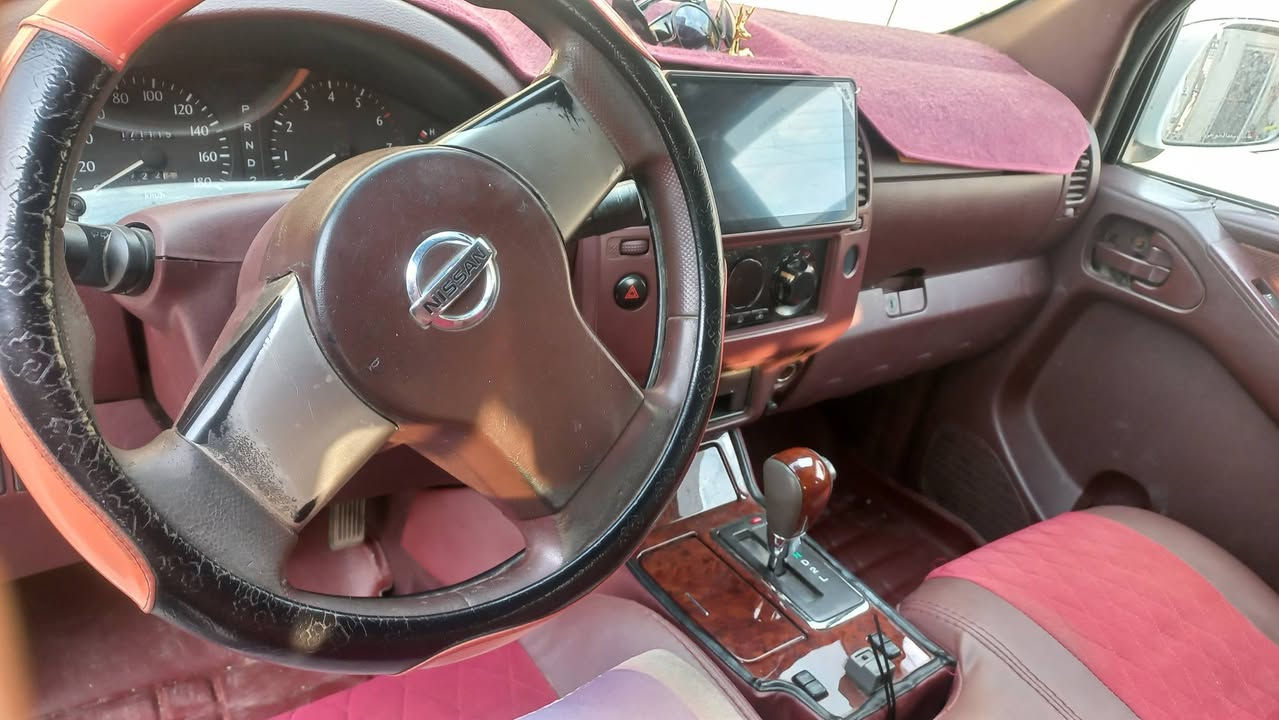 السلام عليكم نيفاره للبيع موديل ٢٠٠٩ محور 3000تحويره مضبوطه بس التصوير ٢٥ ورقه سياره جاهزه خير من الله تخم تاير حداديه شاشه كامره سعر ٩٥ وبيه مجال المكان ميسان الاتصال ***********
