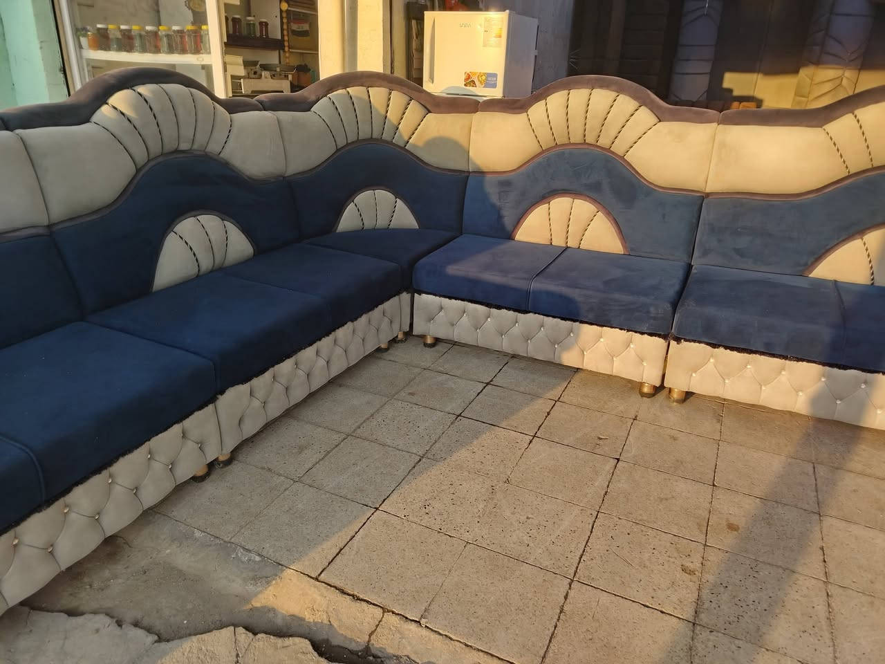 ديوان عراقي شغل موصل نظيف نظافتوا 100%
مستعمل شي قليل السعر ٥٥٠وبي مجال،،، 

#الموقع_حي_البكر_مقابل_ملعب_الأمواج_معمل
#للاستفسار_الاتصال_علئ_الرقم ***********
