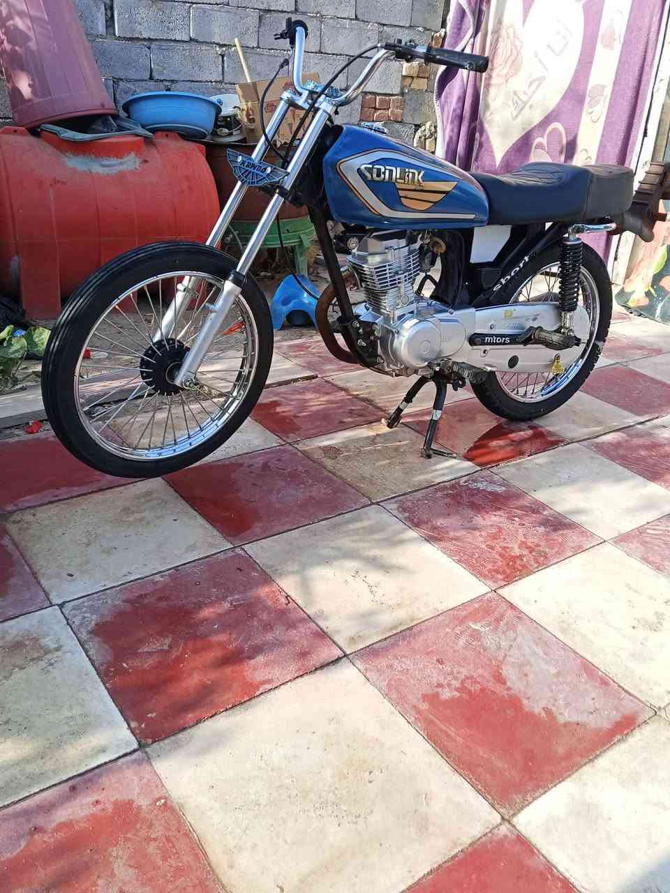 سلام عليكم
شباب نامة 25
نضيفة مكينة برغي ما مفتوح بيهة جيس درجة حلوة ونشطة ونضافة شوفت عينك مكان رميثة سعر وباقي تفاصيل يم اموري شاعر شباب مكلف بنشر كلشي يم هاذا ولد وهاذة رقمة ***********
