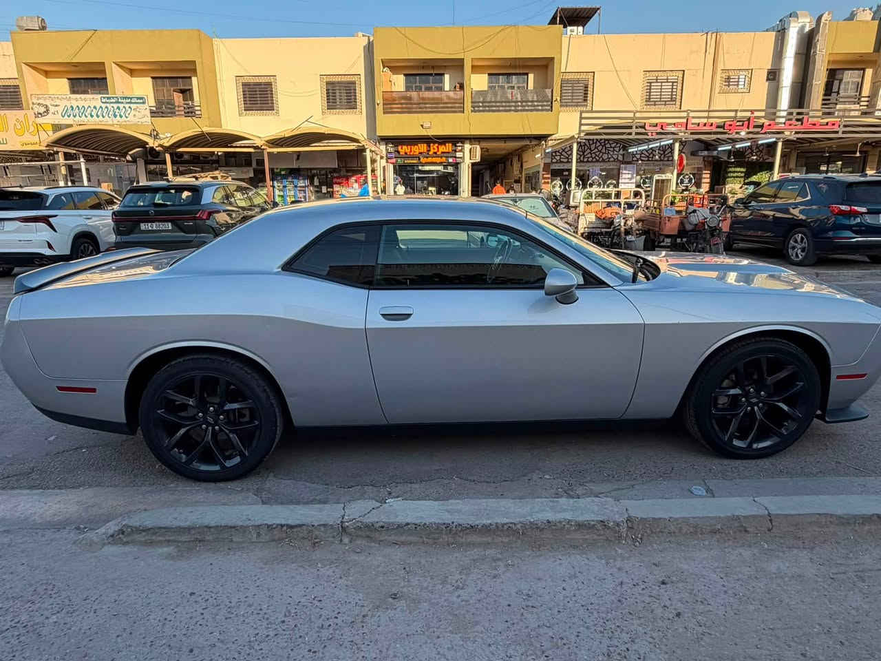 للبيع  جالنجر  موديل 2022 فئة SXT 

رقم بغداد الجديد  شرط التحويل 
ماشية 46 ألف ميل  
مكينة 3.6L V6   بانزين كلة محسن شرط مكفول كير ومكينة 
الحادث جاملغ السايق والبنيد محدث يعني قطعتين 
كل صور وتفاصيل مال امريكا عندي وتقرير وسونر  واذا تريد رقم الشاصي هم ادزلكيا

بصمة تشغيل عن بعد 
شاشة وسط كاري بلي 
تحكم ستيرن  
كامره خلفية + سنسرات  
نظام توفير وقود  
وضعيات قيادة  
مرايات كهربائية  
ABS + تراكشن
منطومة  داش كام 2k كاميرا أمامية وخلفية من شركة DDPAI N5Dual  تريد تشتريها تريد اخذها بكيف المشتري لان ماخذها 200$ 

السعر/  188 $    وبيها مجال بسيط للشراي 
ماعجبتك السيارة شفتهه غالية اعبرها فدوة الك وادعيلنة بالرزق لاتكسر بحلال العالم  
العنوان / بغداد زيونة  

الرقم/ ***********
