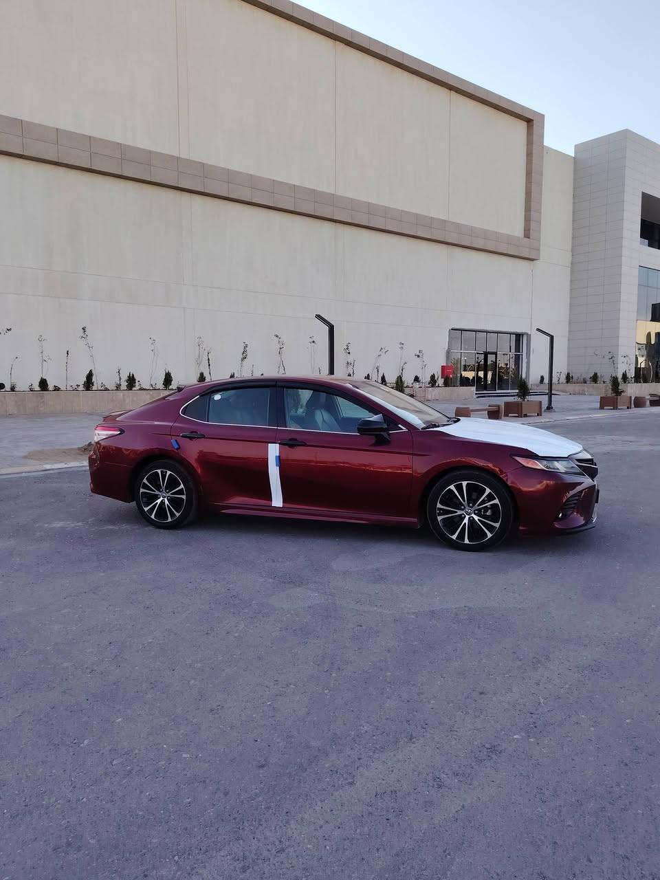 السلام عليكم للبيع بسعر 149 كامري  Se امريكي 2018 لون ماروني الضرر بنيد والجاملغ نفسه مصلح بدون داخل السياره جديده وحيل حلوه وجاهزه رقم بغداد سنويه وهزه ورقم جدد مكينه وكير شرط العنوان تكريت
***********
