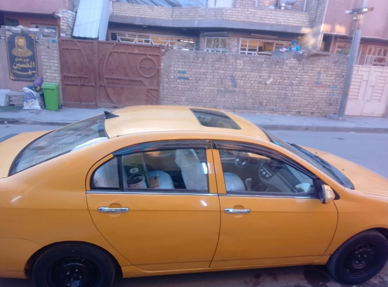 السلام عليكم ليفان للبيع 620سياره جاهزه كل نقص مابيها مكينه كورله مصفره هيئه وغرامات *********** بغداد السعر 40
