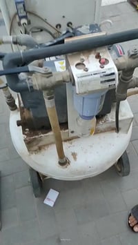 جهاز طبي بهذا الشكل نظيف وشغال 07731414131 واتساب