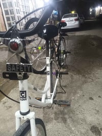 باسكل كلوف • مديل 20 • ابيض نضيف