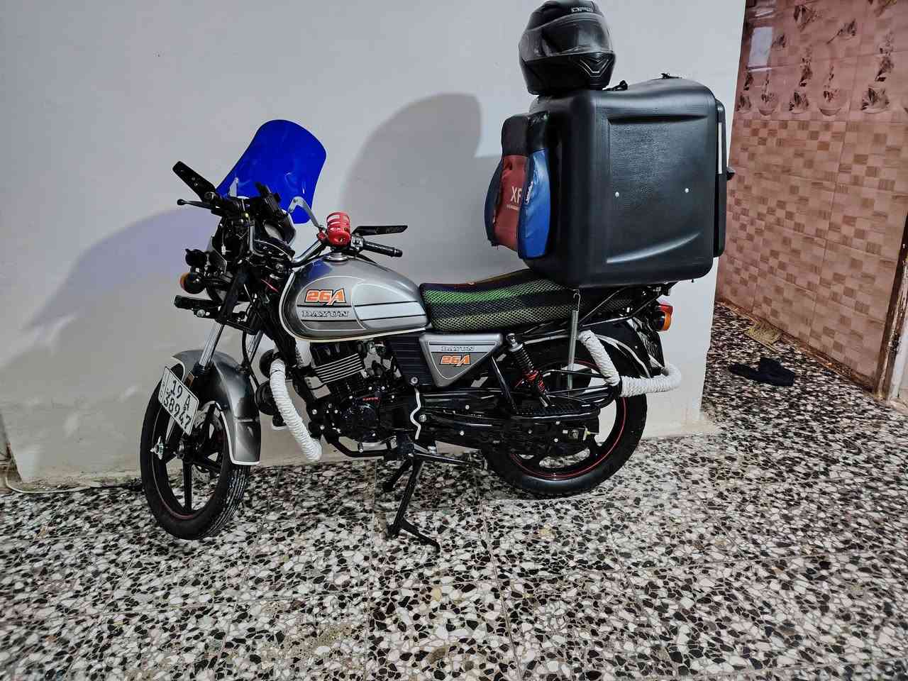 سلام علیکم دراجه دايون رقم كربلا موديل 23للبيع الدراجه ماعوزها برغي مكينه 200جديد قبل شهرين شديتها جهاز تتبع بيها قبل شهر فعلت شتراكه وكيلها البغدادي الدراجه والمكينه هم من عنده ام النجوم سعرها 2450وبيها مجال قليل الشراي ***********مكان الدراجه نجف
