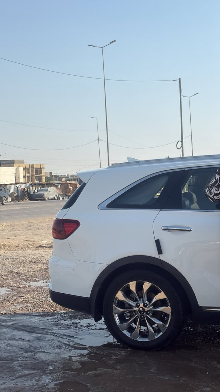 كيا سورنتو موديل 2018
ماشيه 120km حقيقي 

كير ومحرك بوضع الشركه كفاله 

حداديه جديده مابيها  كل نقص 

وتخم تايرات جديد

موصفات السياره 

بانوراما 

كشنات اماميه كهرباء

سايد بريك كهرباء اوتو هولد 

كشنات جلد بلادي 

كشنات تدفئة تبريد

جنطه كهرباء 

كامره خلفيه 

حساسات اماميه خلفيه 

ويل ستيل قياس ١٩ 

وباقي موصفات السورنتو المعروفه 

السياره على ايدي من 2018 لليوم 

بيها ٤ مكانات بارد

حافه البنيد بيها شبر مرجعه عل بارد 

الباب الخلف السائق بيها بارد اقل من شبر 

باب الراكب والخلفيه بارد شبر 

والجنطه بيها بارد على كد شبر 

كلهن دحجات بسيطه ومنزل صورهن بالمنشور

السياره معروضه للبيع 

225 ورقه وبيها مجال للشراي 

غير متواجد عل فيس 

رقم الهاتف 

***********
