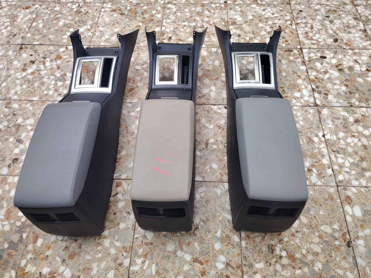 السلام عليكم حصان جارجر موديل 2010 مال حاويه 
بك لايت جارجر 
لايت اوباما 
تانكي وباما موديل 2010 مكاني ميسان هاتف ***********
