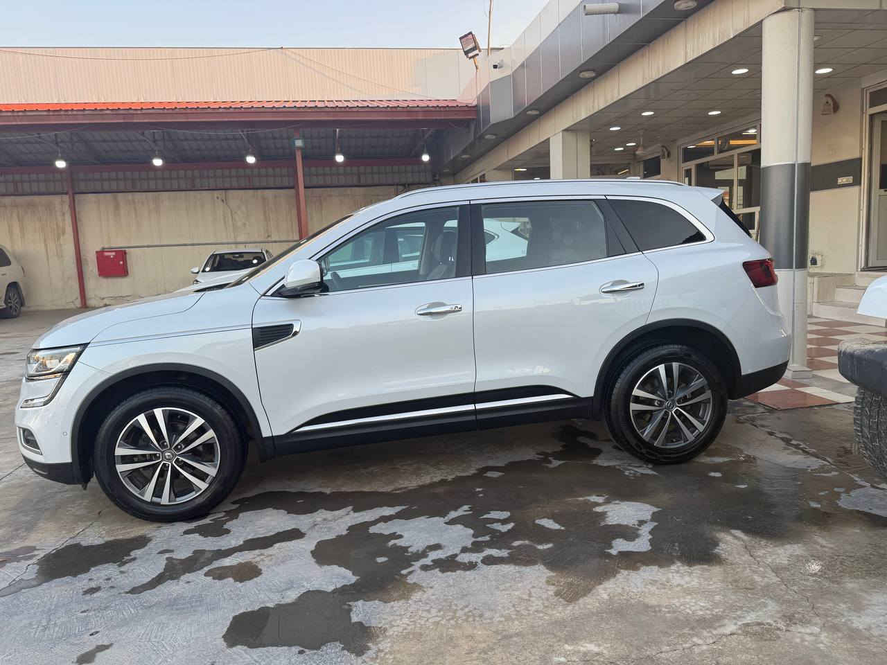 رینو کولیوس2018 قە پات مواسە فات 
پانوراما.، درگا بە سمە.، کوشن گە رم .، کوشن سارد.، کامیرە 360.،هە رچوار دە وری حاسە.،سنوق جگ.،رادار .،سنە وی تا کوتای 2030تازە
دە بل ئە کسل
سوکان ڤولیوم .، ئوتو پارک 
چوار ویل تایە ی لوک.، پاتری لوک
دە بل ئە کسل.،زور مواسە فاتی تر 54 هە زار روشتوە بو زانیاری زیاتر *********** السليمانية, العراق
