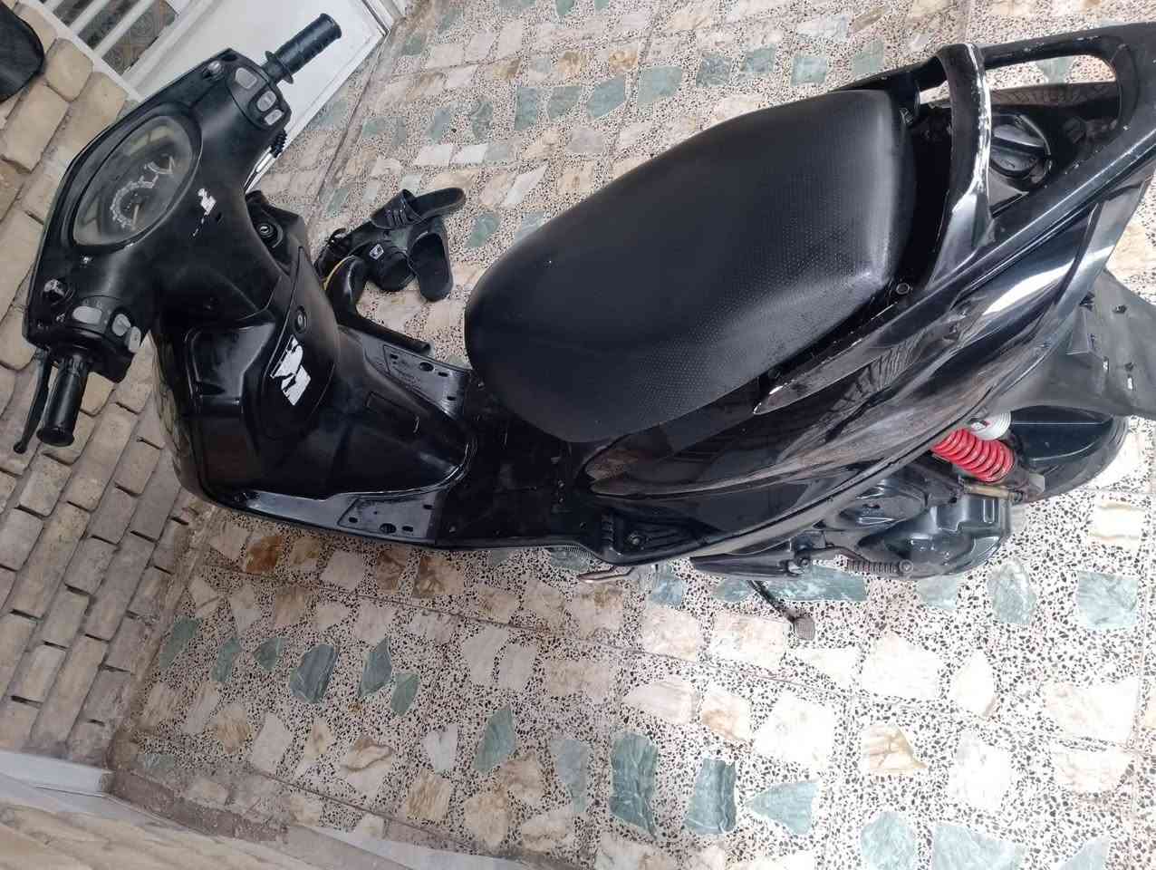 دراجه للببع 
كفاله عامه
السعر ٦٠٠ او بيها مجال 
مكاني بغداد 
***********
