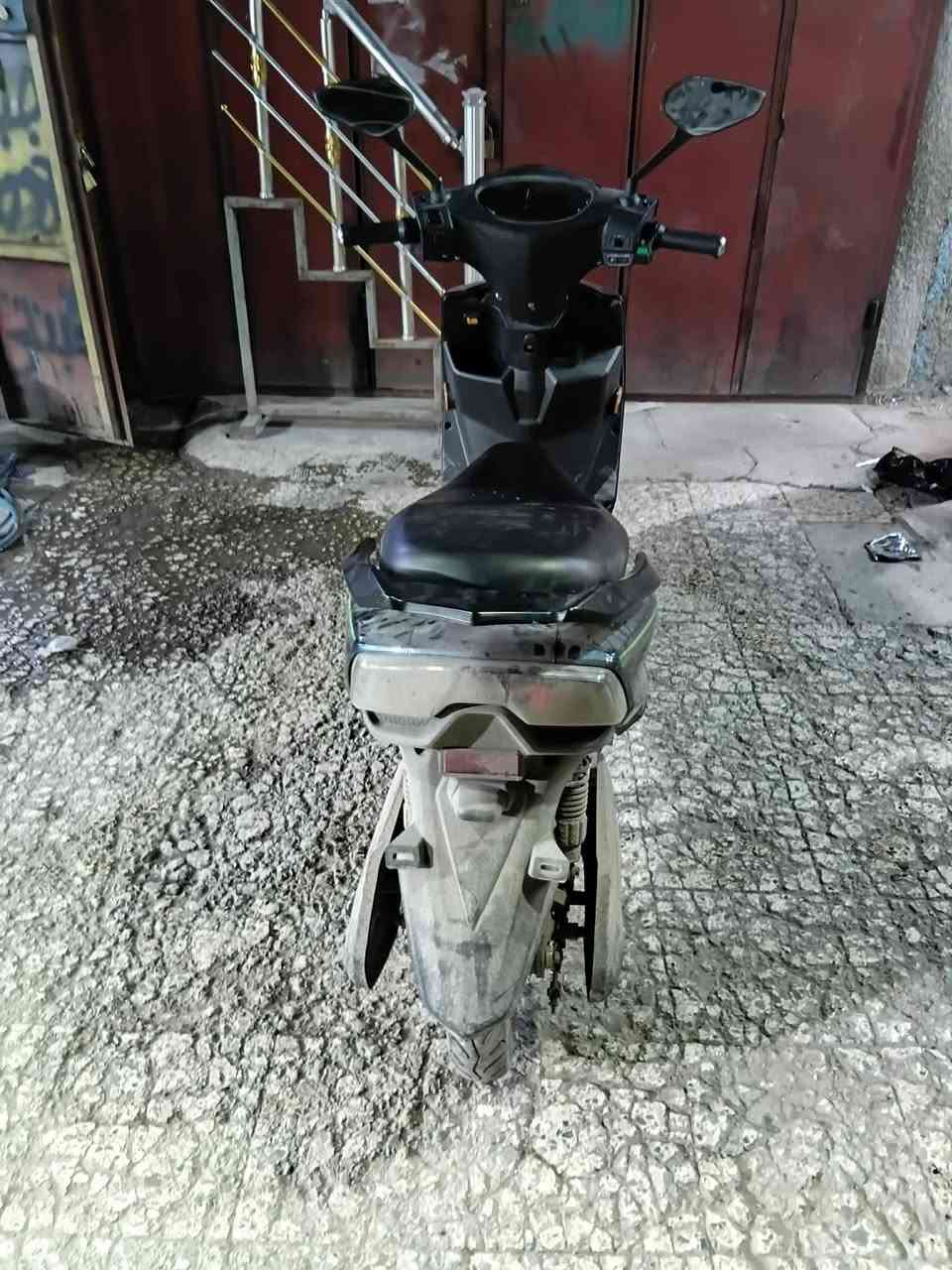 سلام عليكم دراجه شحن للبيع دراجه جديده مامستخدمه اهواي برغي مامفتوح بيه فول مواصفات حته بك بيه العنوان الدوره ابو دشير رقم الهاتف *********** السعر 900
