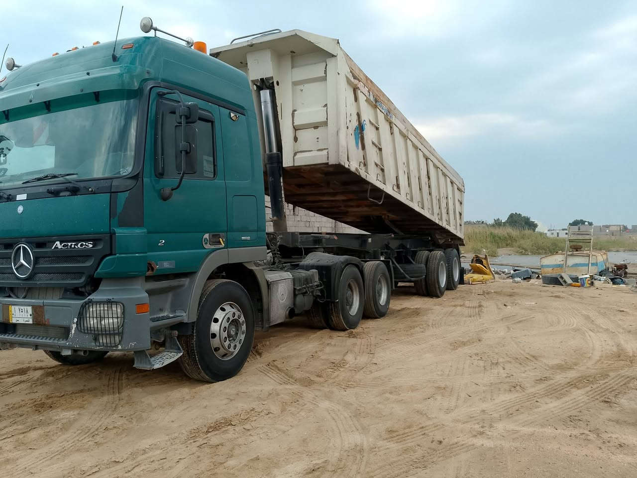 السلام وعليكم 
اكتروز 2005بلاد 4126مبدل شاصي فحل مجموعه جي اف عربانه اماراتيه 2007
اي استفسار اتصل ***********
