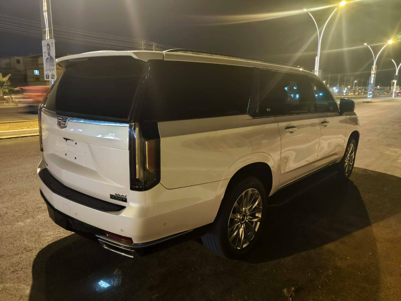 اسكاليد 2023. طويله  ماشيه 27 الف م صور حادث بل منشور سعر  700. ورقه  ***********
