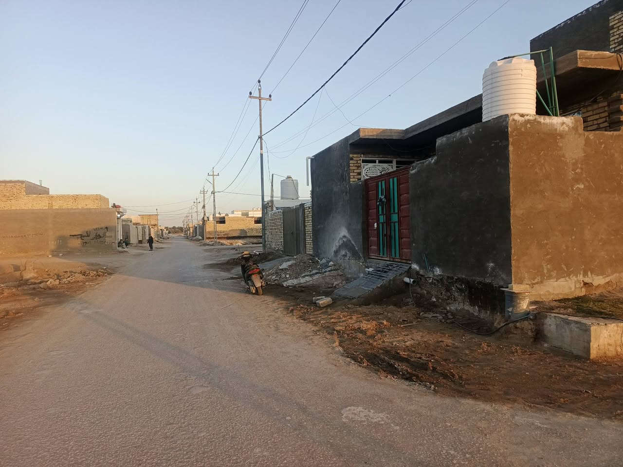 سلام عليكم بيت البيع بل مجمع يم الامراد البيت ركن 100متر سعر 40////***********
