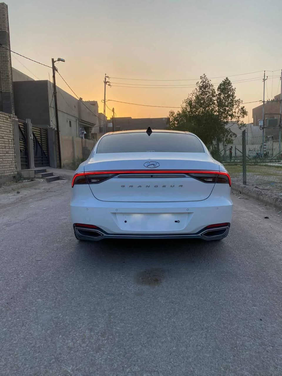 ازيرا موديل 2023
غاز بلادي بدون رقم 
منفيس السياره بأسمي
فول مواصفات 1/1
بنراما رادرات كل المواصفات الي بالك موجوده 
السيارة بيها قطعتين صبغ من كوريا  
السباره مكفوله من الشخط والرصعه والبارد 
مكينه ٦ سلندر 
سياره جديده وبل عافية على الياخذها 
مكان سيارة بابل 
رقمي/***********
سعر مناسب اتصل وبيك خير وتدلل
