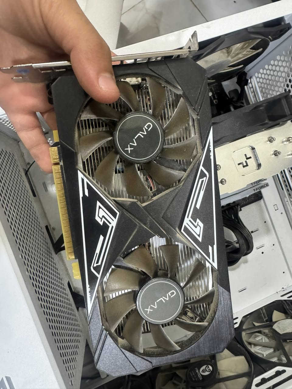 1650 جلاكس 
120 الف 
ram tforce ابيض ddr4 
3600  16 8x2 
140 قفل 
m.2 لكسر  1تيرا 
110 
اي استفسار خاص 
*********** 🤍
