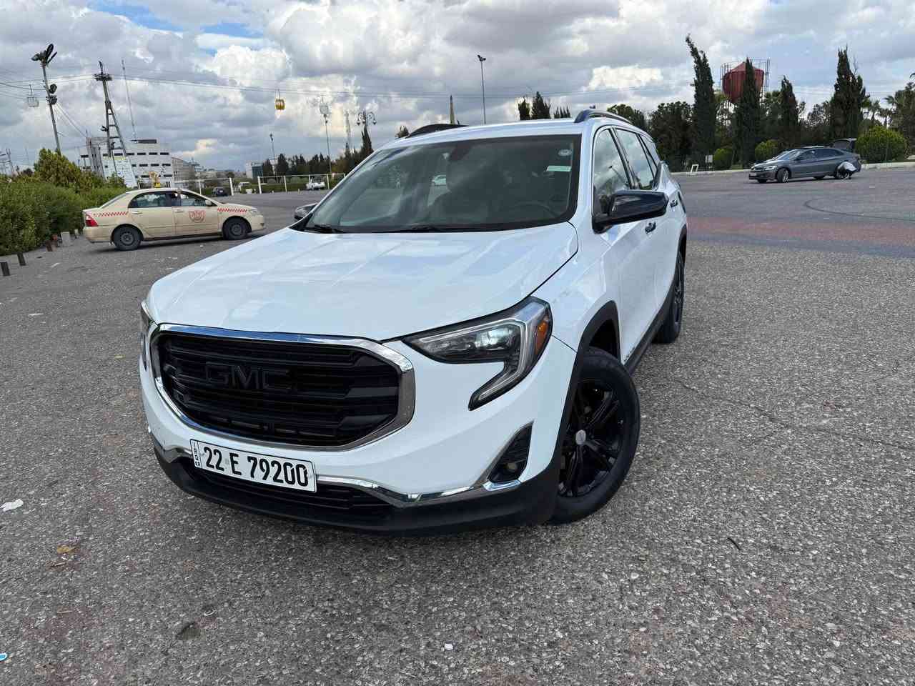 ئەمریکی GMC تیران مۆدیل 2019 مواسفات SLE رەنگ سپی چاملغ و بۆنیت بۆیاخە  بێ ژوورێ هەموو شتێكی بەشەرت تەنها 90miles هەزار رۆشتیە نزیكەی 700 دۆلار غەرامەی لەسەرە پاش  معامەلە دەگێرینەوە بەشەرتی وەكالەو بەناو كردن  سعری 133$ كەمێك مجال ناونیشان هەولێر 
Whats app       Viber     Telegram 
***********        0751 4039383 أربيل, العراق
