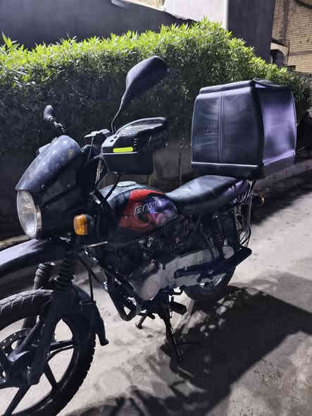 بوكسر لبيع ٢٢ممرقمم مليون ٣٠٠وبيهامجال بغداد الزعفرانيه
***********
