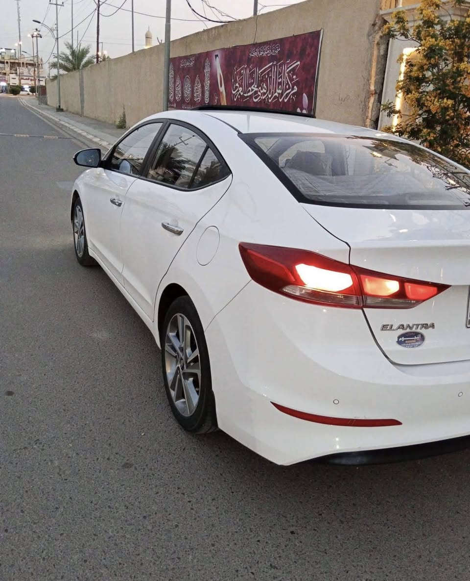 السلام عليكم 
النترا 2018 خليجي 
مكفوله كفاله عامه عدا بارد بالصندوق كد شبر 
فول مواصفات عدا البصمه 
فتحه سقف
لد امامي خلفي 
شاشه 
لايت زنون عالي ناصي 
انضمه قياده 
داخل جلد 
مري شفط 
اشاير بالمري 
مكينه 2000 دوش بلاديه 
ماشيه 110 الف
سياره جديده محرك كير صدر كله جديد 
السعر 147 بيه مجال بسيط 
اللاستفسار اتصال ع الرقم ***********-*********** 
العنوان الفلوجه
