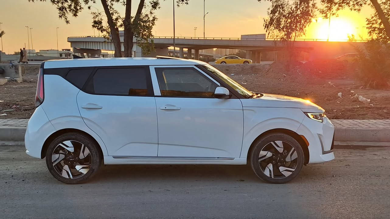 سلام عليكم
للبيع كيا صول موديل 2025 جتي لاين  بدون رقم منفيس بسمي 

حجم المحرك 2000 دوش ماشيه16 الف

اعلى فئة  بالصول فول  موصفات خاصه تجي فتحه وبصمه وشاشه ايباد وبجم عدسه زنون بلادي سايد بريك بصمه ابواب بصمه 
كشنات كهرباء كشنات تدفه شاحن وايرلس تبريد بيانو رادار امامي شغال رادار خلفي رادار يمنه ويسره حساس اطارات كشاف امامي شغال نضمه قياده
 السياره جديده كلش 
لد امامي شغال لد خلفي شغال اشاير بل مري ولكب كروم حجمه 18  وبيبان حمر بلادي اناره داخليه دمام صوت امامي وخلفي 
 تشغيل عن بعد اطفاء ذاتي 
انضمه قياده السياره وارد امريكي بدون ايرباك حادثه موضح بلمنشور تبديل باب وطخطخات ع كده انصبغن 
السعر 155$
المكان بغداد الامين2 

الرقم ***********
