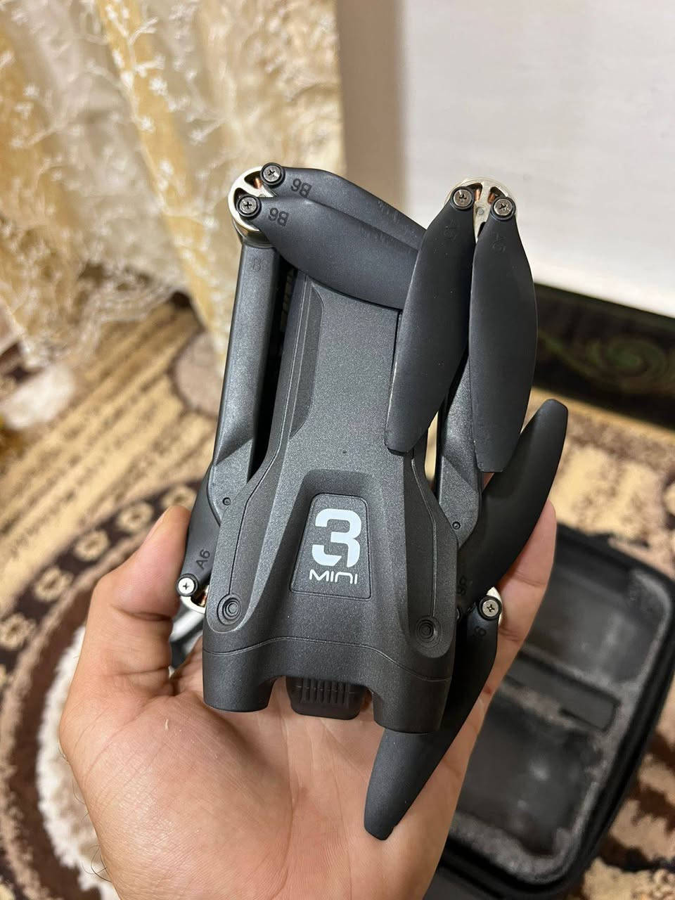 السلام عليكم درون للبيع السعر 70   ماعرف تفاصيله   مكلف بالنشر  التواصل ع الرقم *********** واتساب فقط
