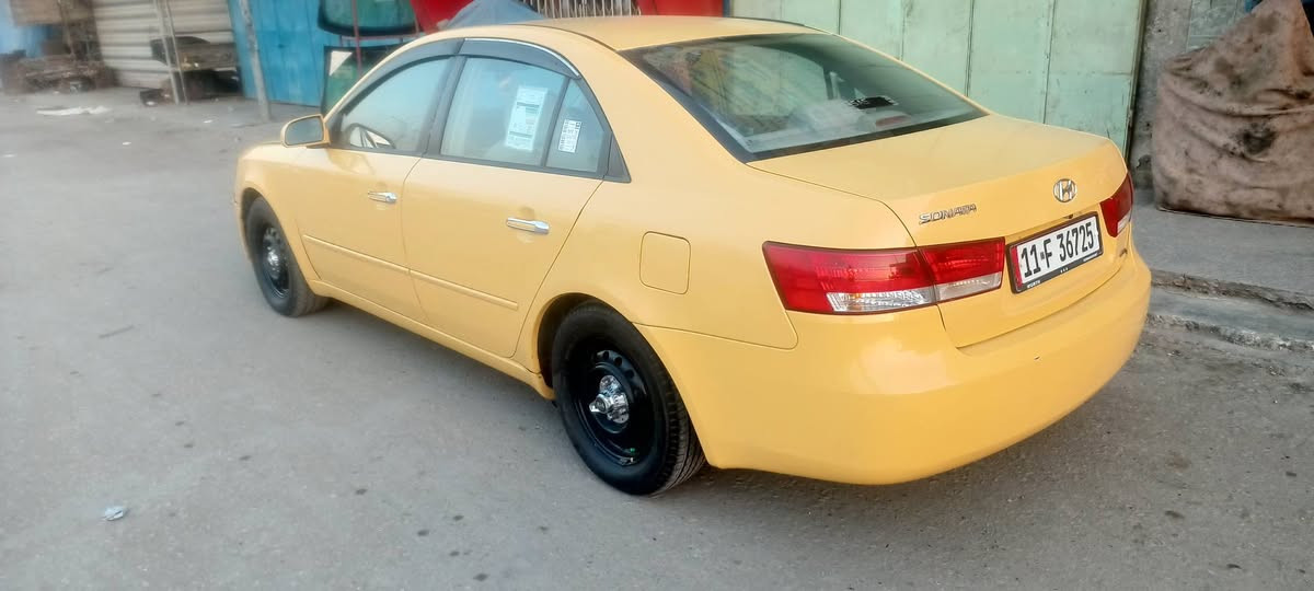 السلام عليكم 
سوناتا 2006 خليجي مكفولة من الضربه والعيب الشرعي 
رقم بغداد انكليزي سنويه جديده للسنه 31 السياره جاهزه على اخر حبايه من كل النواحي مال جناي مكانها بابل المركز سعرها 80 وبيها مجال ***********
