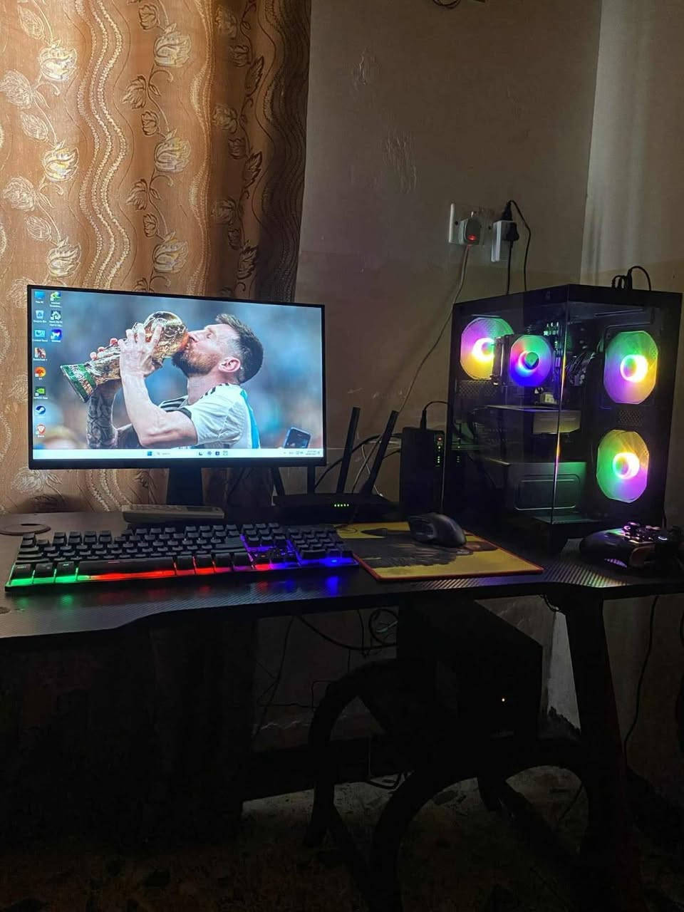 شاشه نوع lcd 
ماركة SHINON
الحجم 28" بوصه
الحاله مستخدم ومستعمل وغير داخل تصايح
تصلح للمشاهدة في غرف الاطفال/ المطابخ او لتركيب الكاميرات منزل /محل عليها 
السعر المطلوب / 50000 الف دينار
مكان البيع /بغداد الجديدة
للاستفسار والتواصل ع الواتساب على الرقم ***********
