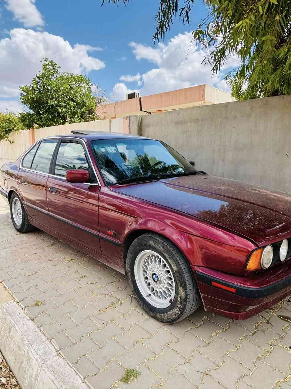 السلام عليكم بي ام 525 بدون ضربة صبغ عام موديل 92 تعمير جديد صدر امامي خلفي تايرات كير ومكينه ماصار اقل الشهر شادهن تك فانوس المرغوب وصبغ جديد بدون شخط رقم اربيل شرط التحويل وصفر غرامات (( السعر 70 )) وبي مجال مكان كركوك واتساب ***********
