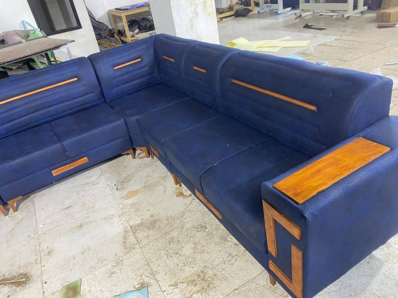 يسر معمل عبد الباقي  لزبائننا  الكرام عن مجموعة دواوين  شغل فوق الممتاز مو سوكي ضمان سنتين٣٥٠ دينار   ١١ نفر  ٧امتار و٢٠سم معمل عبد الباقي للاسفنج ولقنفات قرب جسر الزيتون ***********
