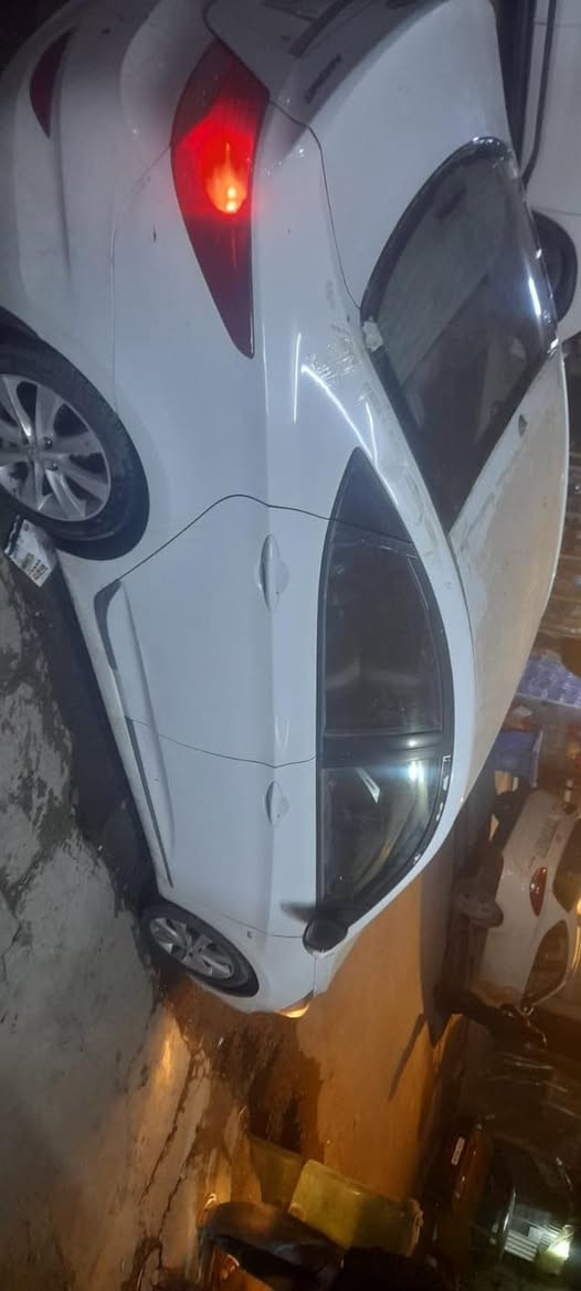 اكسنت 2012 بغداد مال شركة عامة
بيها جاملغ خلفي صبغ والباب مبدله بلادي مال شركة 
تحكمات استيرن 
مكينة 1600
تخم تاير 
حساس
السعر 88
مكانها  بغداد البياع
***********
