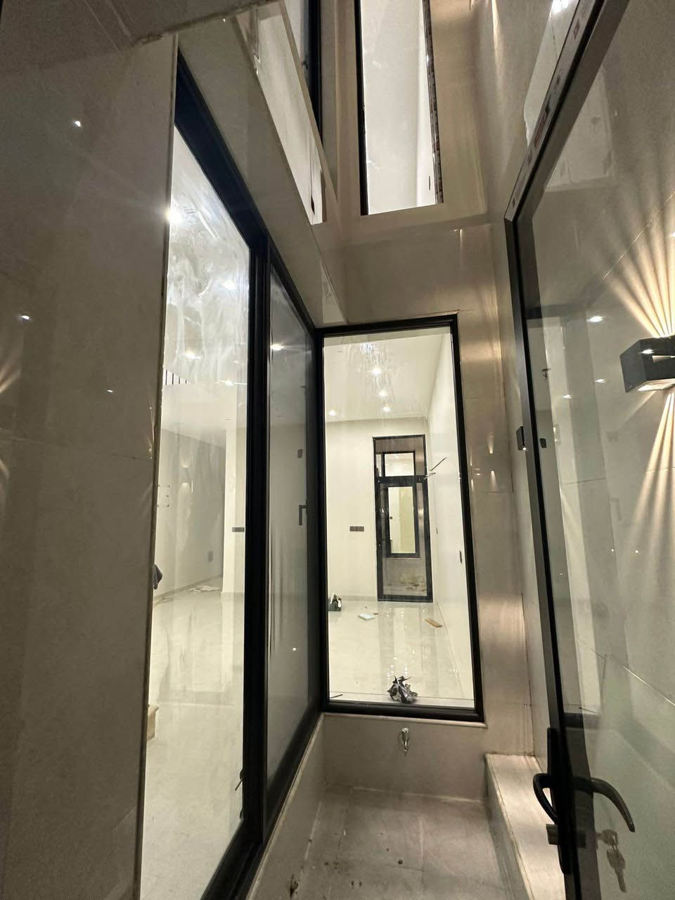 ابو هاجر لكافه اعمال الالمنيوم شغل درجه اولى وبي ضمان للأستفسار راسل او اتصل *********** بغداد, العراق
