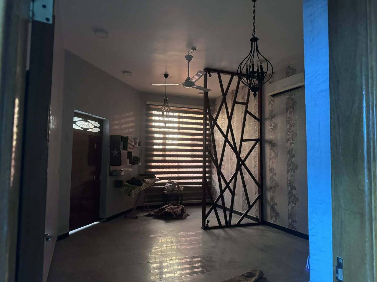 🏠دار سكني للبيع  🏠
____
⭕العنوان : حي الجامعه 
⭕  قرب مولده ابو ساره
⭕  مقابيل الساحه 

----------------------------------------
✨طابو صرف
✨طابقين 
✨بناء حديث كونكريت
✨ مساحه 200 م
✨عالي عن الشارع 
--------------------------------
✨ تفاصيل البيت ✨
____

🌟 غرف عدد 4️⃣✅ 
🌟صاله عدد 2️⃣  ✅
🌟استقبال ✅
🌟مطبخ ✅
🌟صحيات خارجيه 3️⃣ ✅
🌟مناور عدد 2️⃣ ✅
بيت مع،سبالت كل البيت
🔹 للاستفسار 🔹
____
مراسلة الصفحه
______________
او الاتصال على الرقم 🔻🔻

📳***********
***********
واتساب واتصل حيدر،ابو علي
