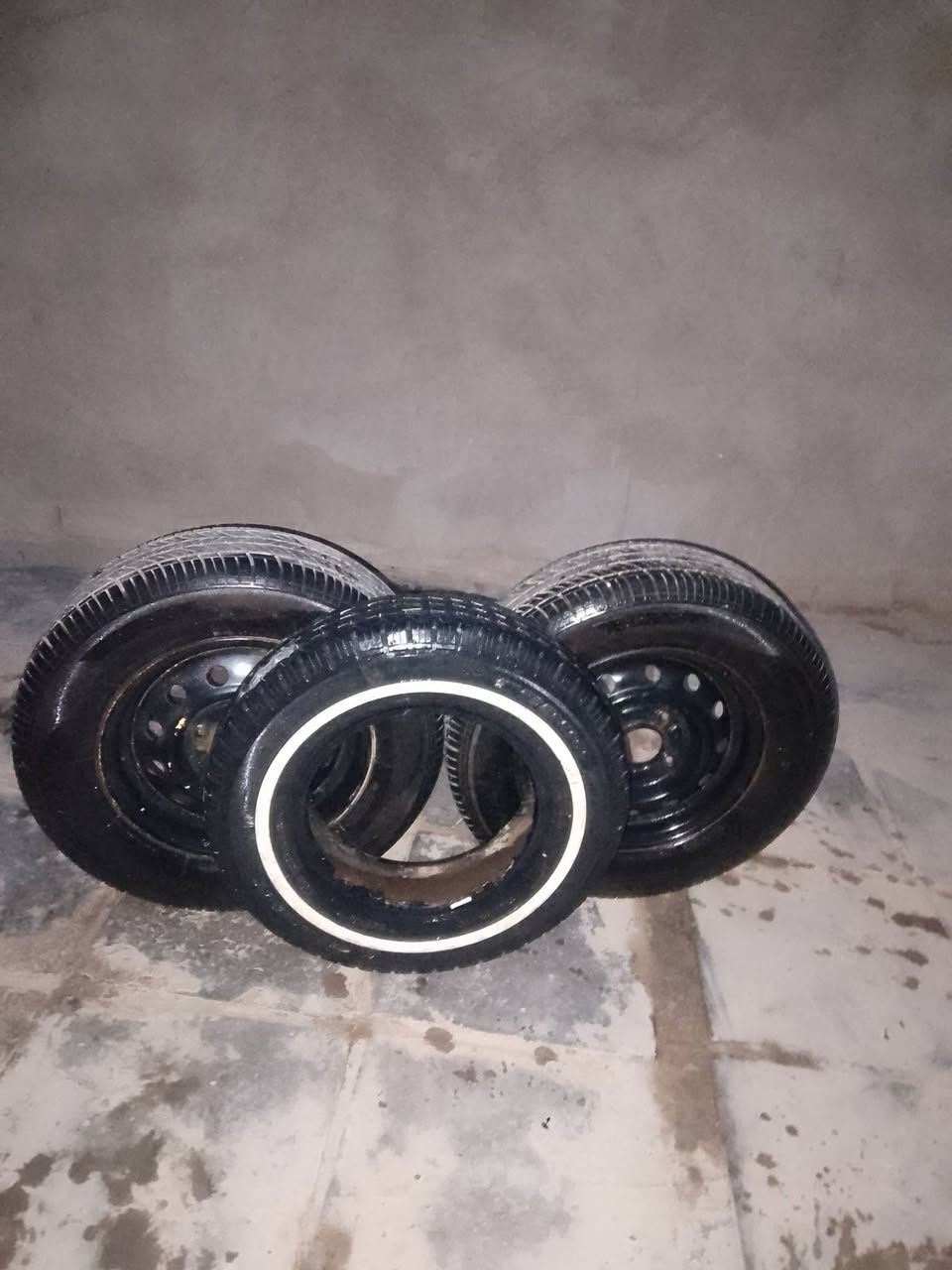 سلام عليكم محجر تسكام كامل امدوشم بيه سماعلته مضخمات وتايرات جديد مالت ستوته فحل  جمره البيع مكاني نجف أبو صخير حيره ***********
