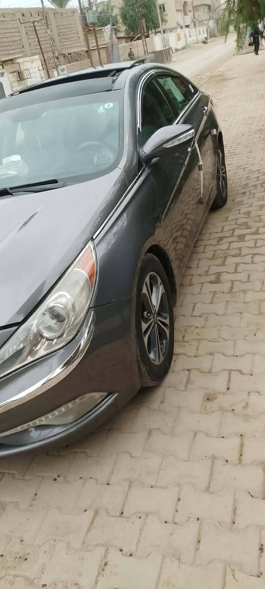 السلام عليكم للمراوس فقط سوناتا موديل2013 وارد امريكي حادث داير لجاملغ لخلفي ولباب صبغ قطعتين فقط كير مكينه خير من الله 2000 تيربو لغد شاصي دواخل كله مكفول دوشمه تخم تاير السيارع احله من الصور فول واحد ع واحد بنو رامه بصمه شفتات ستيرن رقم بغداد لدولي لسياره بسمي مكاني بغداد الدوره ***********.  او*********** أكرر للمراوس فقط
