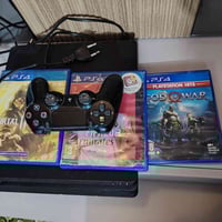 بلي 4 ويا جوستيك عدد 2 وحدة اصلية وحدة عادية +3 اقراص .  السعر 175 . ب...