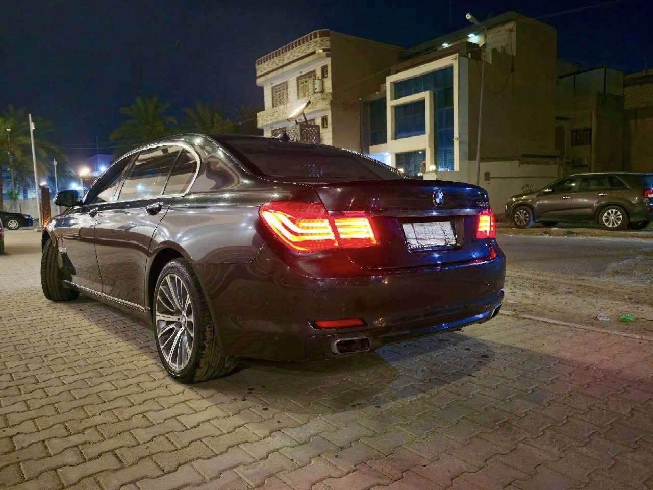 Bmw 750 li 2010
أعلى فئة — سيارة ملكية بكل معنى الكلمة، تجمع بين الفخامة والأداء والقوة.
محرك V8 Twin Turbo يعطي عزم وهيبة بالطريق مع راحة قيادة استثنائية.
رقم بغداد مميز
السيارة مجهزة بكامل المواصفات: شاشات، تبريد وتسخين مقاعد، بصمة، سقف، كامرات وحساسات، وأنظمة راحة متقدمة.
داخلية فاخرة جداً مع مساحة واسعة وخطوط BMW الكلاسيكية المميزة.
ماشية 125 الف كيلو مو ميل
السيارة نظيفة ومعتنى بها، مناسبة لليدور على الفخامة والرقي بسعر ممتاز.
للاستفسار مراسلة 
***********
