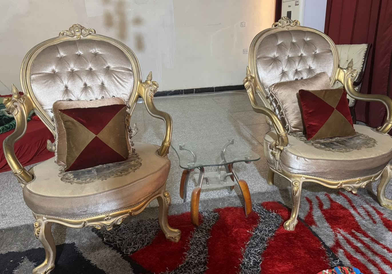 سلام عليكم للبيع غراض بيت كامله تخم قنفات شركة استقبال غسالة LG عدسة سبلت 4 طن طباخ ايطالي شيزلون دمياط وبعد اكو غراض هواي تعال شوف بعينك واشتري 
بغداد المنصور ***********
