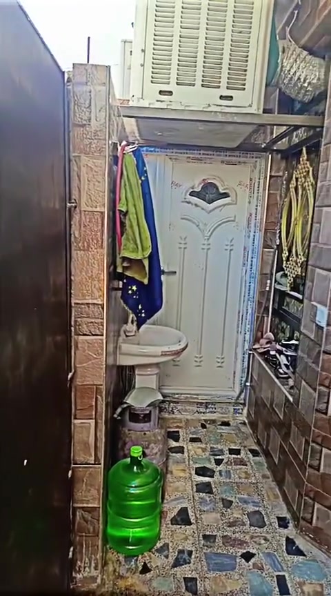 ياالله سلام عليكم اخوان عندي  بيت 80متر طابق واحد أستقبال وغرفة نوم ومطبخ وصحيات عدد3 وترك وبيتونه وسطحين كامل البيت السعر ب90قفله الموقع الخطيب الزراعي قريب عل هياكل غزاليه المربع الذهبي


**إذا كنت صاحب هذا الإعلان وتريد حذفه لأي سبب، رجاءا أرسل رسالة إلى الدعم الفني**