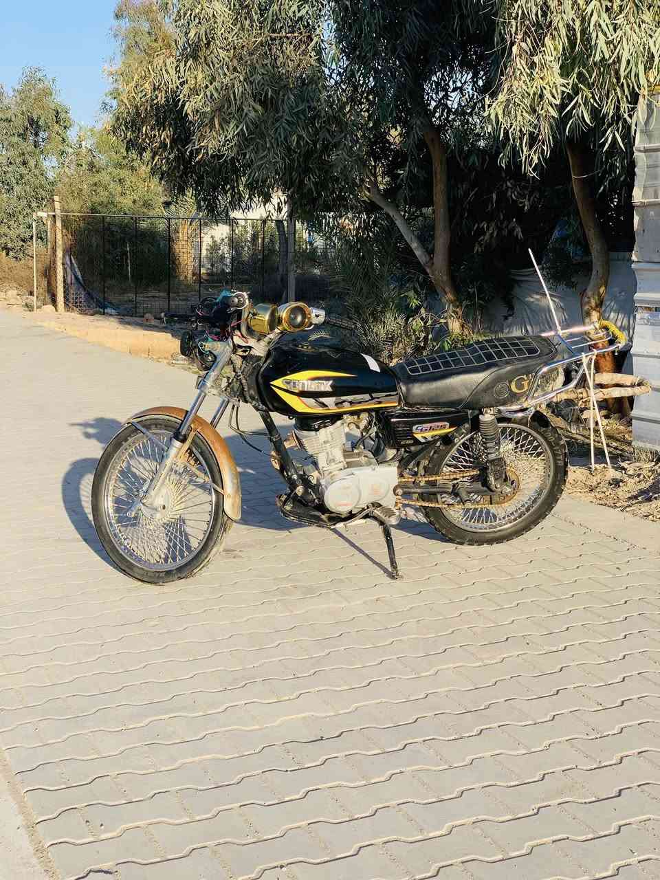 سلام عليكم تايكر للبيع موديل 19 شرط مفتوحه مره وحده ولفات جانت بل حجز كهربائياتها كلهه شغاله شلع دبلاتهه كلهه شغاله شلعه ومعدل خير من الله السعر 350 قفل لاتكلي نزل ربع للاستفسار ***********
