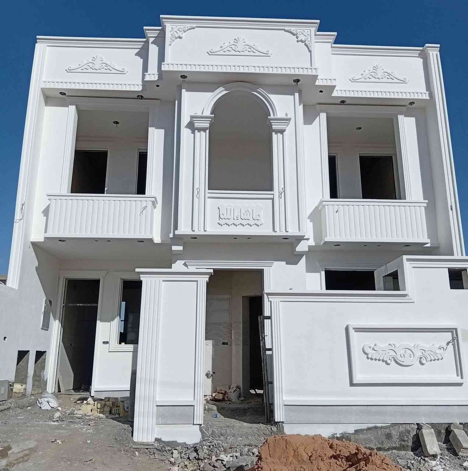 خلفة واجهات من رمادي شغلي بغداد مبيت نفس موقع العمل لاستفسار الاتصال ***********
