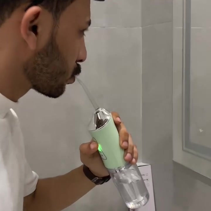 جهاز تنظيف الأسنان المائي المحمول القابل للشحن – 3 أوضاع

• جهاز تنظيف أسنان مائي محمول ومناسب للاستخدام اليومي، بتصميم عملي قابل للحمل وسهل الاستخدام.

• يدور بزاوية 360° لسهولة الوصول لمناطق التنظيف المختلفة.

• يحتوي على 3 مستويات تشغيل واضحة على الجهاز: Soft / Normal / Pulse.

• مزود بخزان ماء بسعة 220ml.

• يدعم الشحن عبر DC socket / USB بجهد شحن 5V وتيار 1A.

• يأتي مع 4 رؤوس تنظيف مختلفة وتنظيف الجيوب اللثوية وتقويم الأسنان.

• نوع المنتج: Oral Irrigator / جهاز تنظيف الأسنان المائي
• الموديل: 6886
• كود الكتيب: Z-801
• أوضاع التشغيل: 3 أوضاع
• الدوران: 360°
• سعة خزان الماء: 220ml
• جهد الشحن: 5V
• تيار الشحن: 1A
• الجهد المقنن: 3.7V
• القدرة: 3.5W
• الوزن الصافي: 249g
• منفذ الشحن: DC socket / USB

محتويات العلبة:
• جهاز تنظيف الأسنان المائي
• 4 رؤوس تنظيف
• سلك شحن USB
• دليل الاستخدام
السعر 12.000 ألف التوصيل داخل بغداد 3 خارج بغداد 5 للتواصل معنا على الرقم ***********
