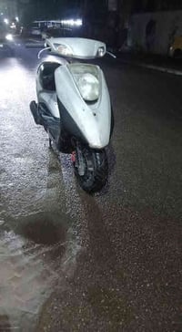 دراجه للبيع نضيفه محرك نضيف شغاله  السكليتر موجود واليده موجوده بس ما ...