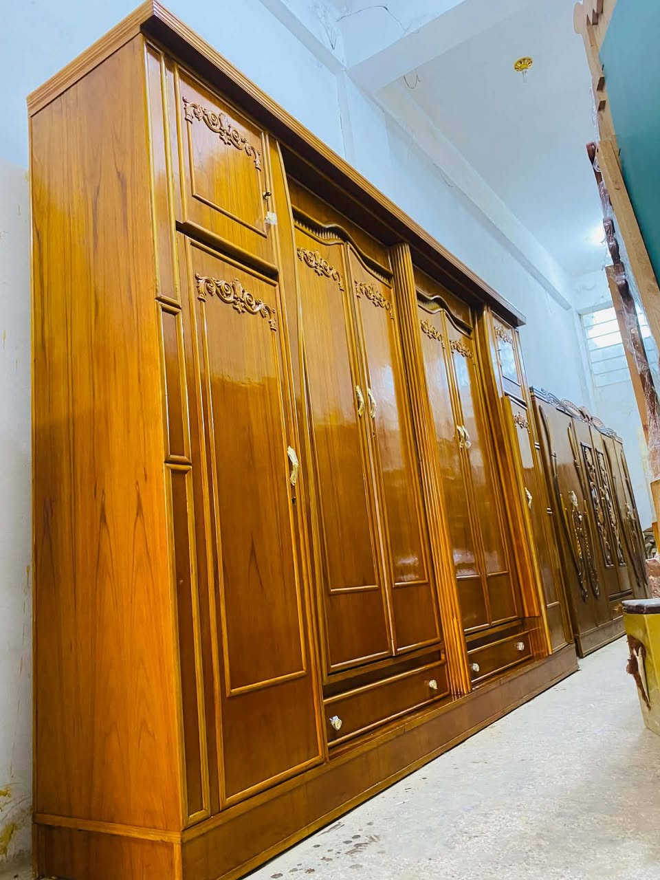 غرفة نوم عراقي مستخدم اخو الجديد وباسعار مناسبة 6 باب طابقين ملحق شغل درجة اولى مرتب ضهر جرجوبة توصا احطاطة صاج خارج داخل 
السعر 850 الف وبيها مجال للطيبين 
رقم الهاتف ***********
للعنوان بعقوبة كاطون الرازي شارع ابو رباح قرب مرطبات السيد مزاد ضي القمر 
رقم الهاتف ***********
