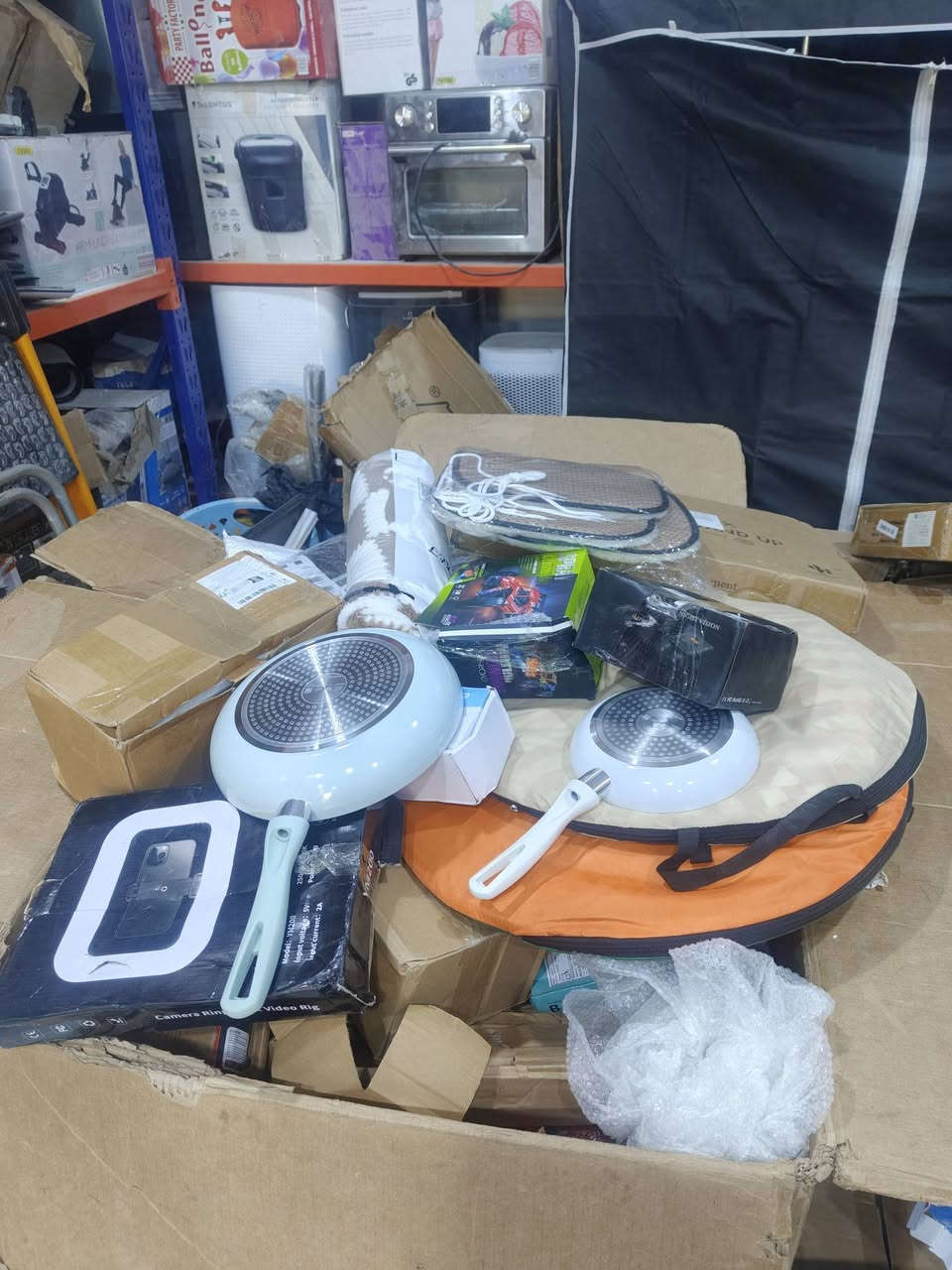 اليوم البضاعه جدآ مميزه والاكثر تميز الاسعار بلاش البلاش ♨️♨️♨️♨️
اللهم صل على محمد وال محمد 🤲 🤲 🤲  
السلام عليكم متابعينا الافاضل ورحمة الله تعالى✋✋✋
بضاعة بث مباشر الليلة الساعة 8.30 مساءً على برنامج الفيس بوك صفحة مجمع البيت الالماني في سوق الشيوخ 
عروض خاصه وتخفيضات 50% ✌️✌️✌️✌️✌️✌️
اجهزه كهربائيه ومنزليه  ملابس العاب مفروشات اكسسوارات 
 وتدللون عرض تفليش الاسعار ♨️♨️♨️
 والاسعار مناسبة جدآ 💲💲💲💲💲💲
يوجد خدمة توصيل لجميع المحافظات 🚛🚛🚛🚛🚛
العنوان ذي قار سوق الشيوخ شارع دكتور عمار قرب اسواق الكفيل ومقابل مطعم المدينة الفرع الثاني 🍗🍗🍗🍗
رقم الاعتماد واتساب *********** 📞📞📞📞
مجمع البيت الالماني في سوق الشيوخ 🇩🇪🇩🇪🇩🇪
