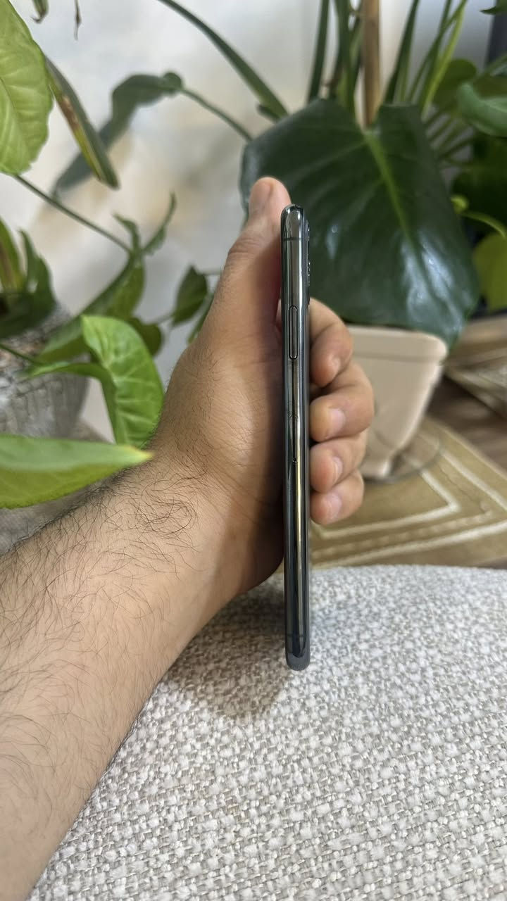 ايفون 11 برو ماكس
الذاكرة 512GB 
النظافة 95% 
مبدل بطارية فقط 
بدون ملحقات الكارتون مالتة ضايع
السعر 375 الف
البيع نقدي فقط 
*********** واتساب وماسنجر هم متواجد 
مكاني النجف / الكوفة
