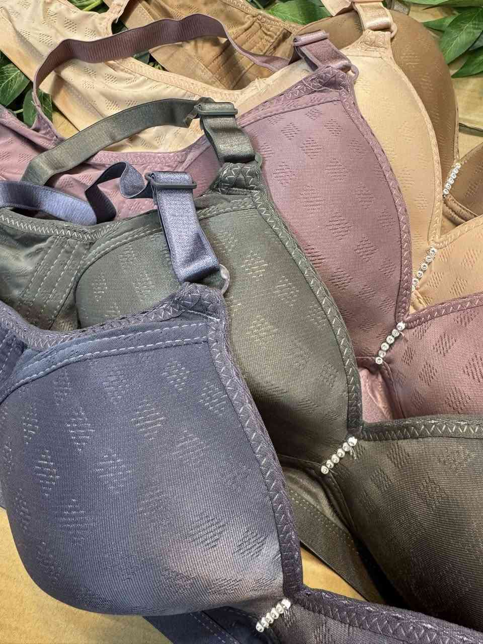 تشكيلة منوعة من الحمالات فقط سفنج وكورسي قياسات نسائي عادي. خاص للحجز والاستفسار واتساب ***********
