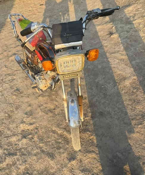 السلام عليكم  دراجة للبيع السعر 350 وبيه مجال بسيط المكان البدير
الاتصال ‭٠٧٨٦ ٩٢٧ ٣٧٧٤‬
