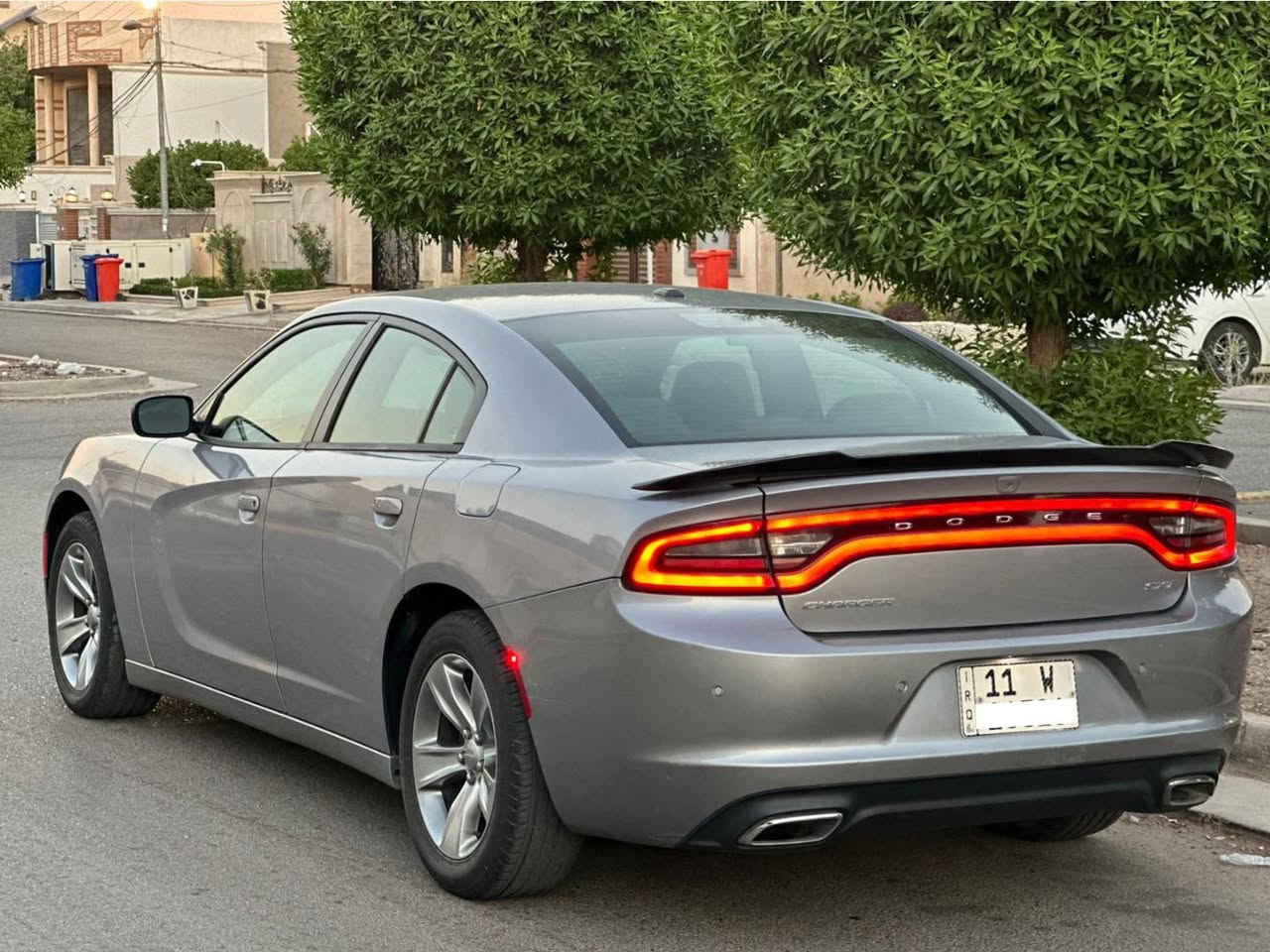 للبيع جارجر موديل 2018 SXT وارد خليجي وكالة ليث العبيدي عداد المسافة 69 km وليس ميل مكينة 3600 
بدون صبغ بيه بارد مقدار أربع اصابع وشخوط بسيطه 
رقم بغداد دولي بأسمي العنوان المنصور السعر 233 للأتتصال ***********
